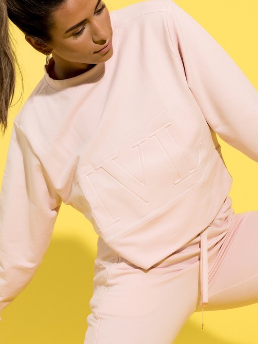 IVL Light Pink Women's Pullover Sweatshirt - Casual Crewneck Size 8 Athleisure